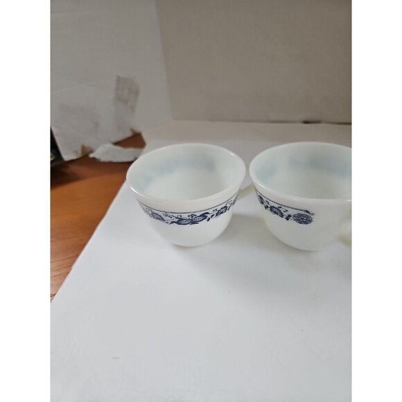 Pyrex Glass Old Town Blue Onion C Handle Tea Cups Corning Lot Of 2 - Picture 4 of 4